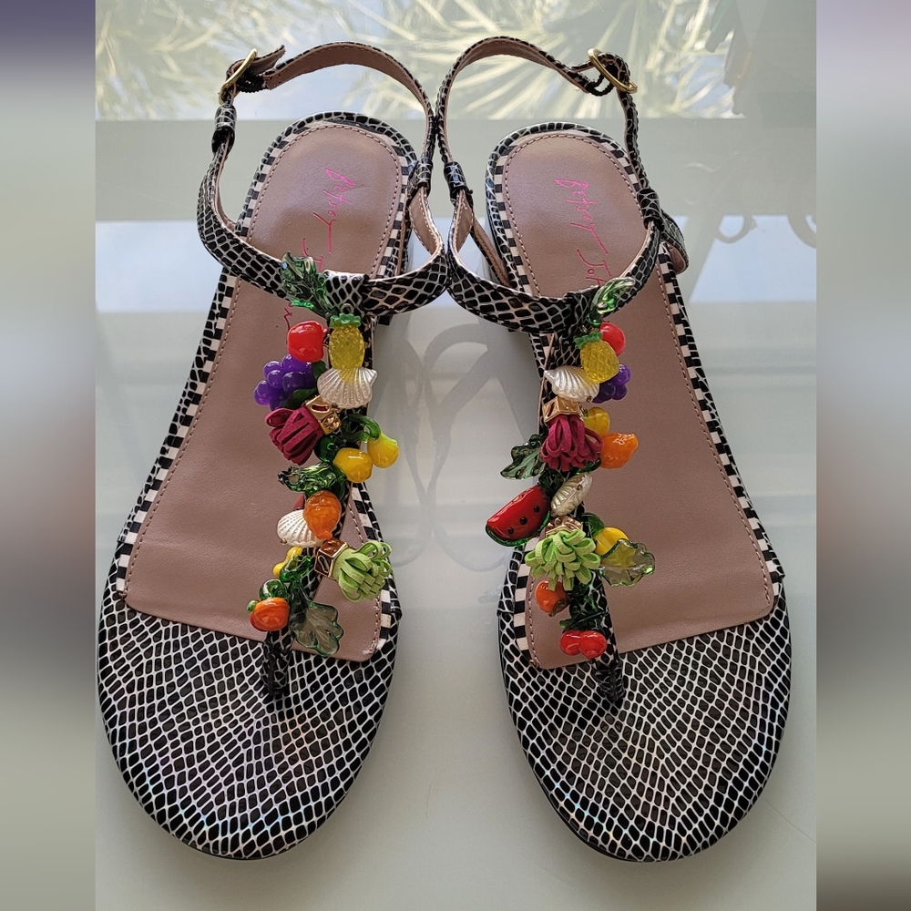 Betsy Johnson Lannah Fruit Sandals Size 9 NWOT